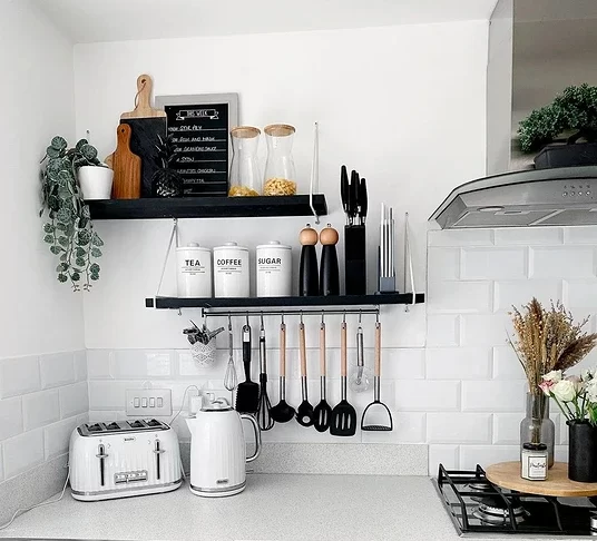 cozinha-armarios-cinza-littleavonhouse