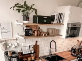 cozinha-armario-branco-bancada-madeira-cozysphynxhome