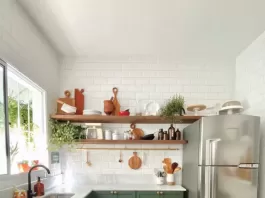 cozinha-pequena-armario-verde-prateleira-casa.4a