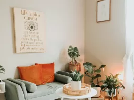 sala-com-plantas-iluminacaoFoto-YehleenGaffney