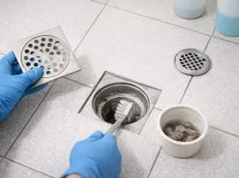 Por que o ralo começa a feder thumb-como-limpar-o-ralo-do-banheiro-e-evitar-mau-cheiro